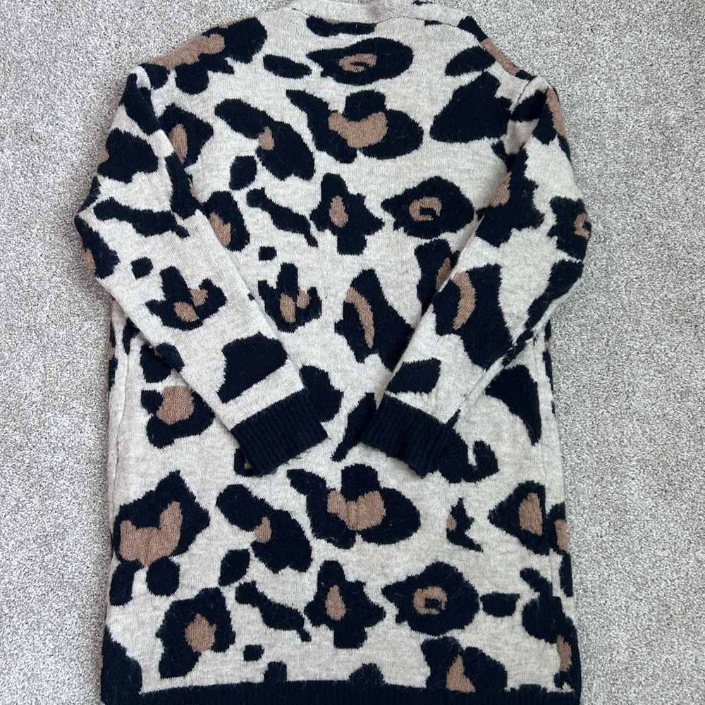 Altar'd State Women's Long Cheetah Print Cardigan Sweater Size Small Open Front - Picture 8 of 9